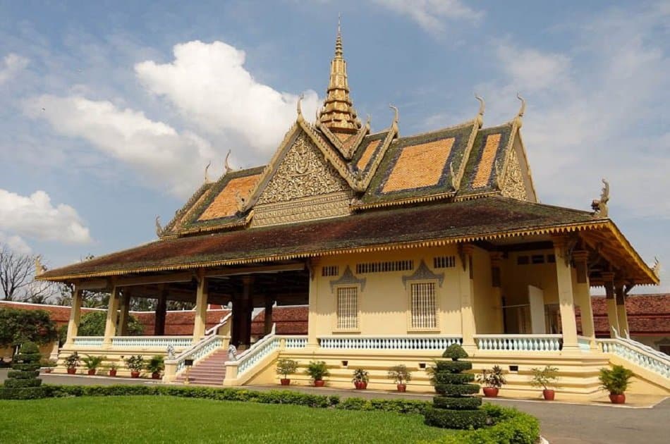 Discover Phnom Penh Private Half Day Tour
