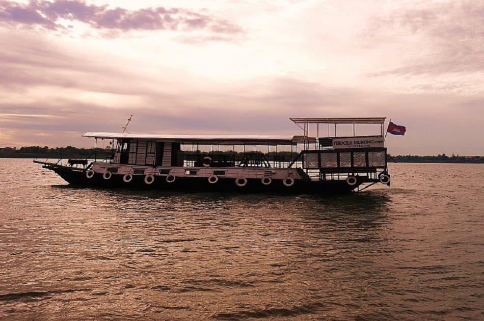 Romantic Dinner Cruise on Phnom Penh