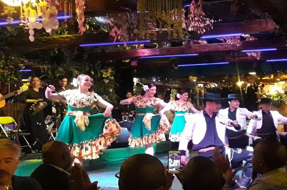 Dinner Show From the Andes to Easter Island