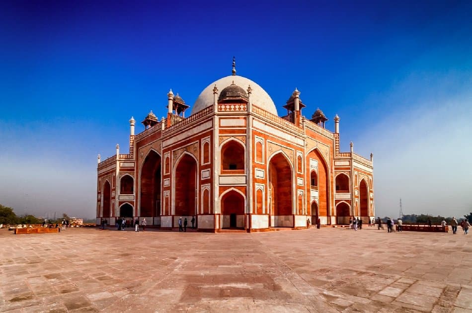 Full Day Mughals Monumental Tour in Delhi