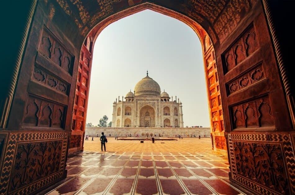 Private Taj Mahal Tour by Train from New Delhi