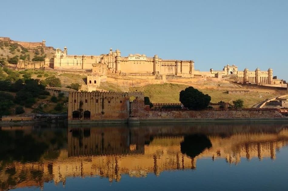 Private Transfer From Udaipur To Jaipur