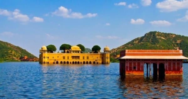 Private Transfer From Udaipur To Jaipur