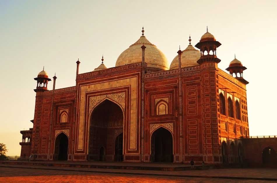 Taj Mahal Guided Private Tour From Delhi