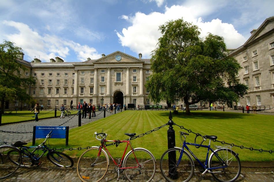 Dublin: City Excursion and Howth Tour