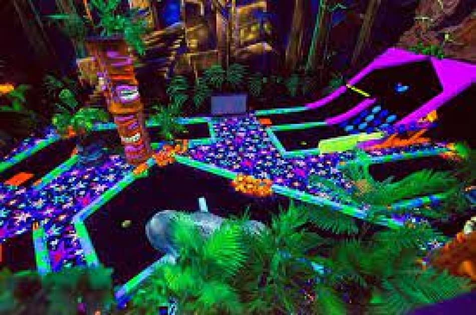 Amsterdam Glow Mini Golf