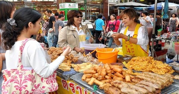 Follow the Street Food Tour Trail of China Town
