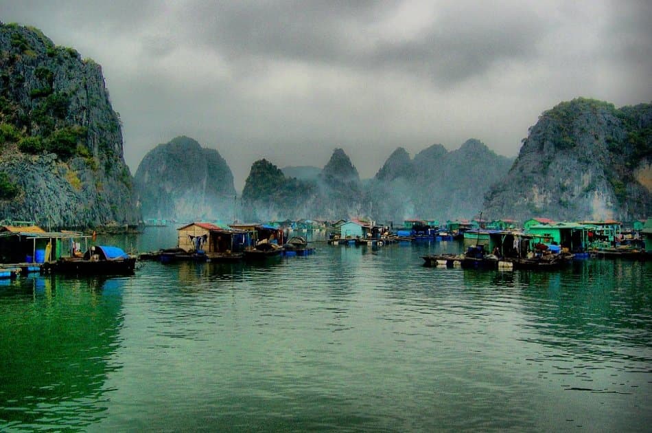 Full Day Group Tour of Halong Bay From Hanoi