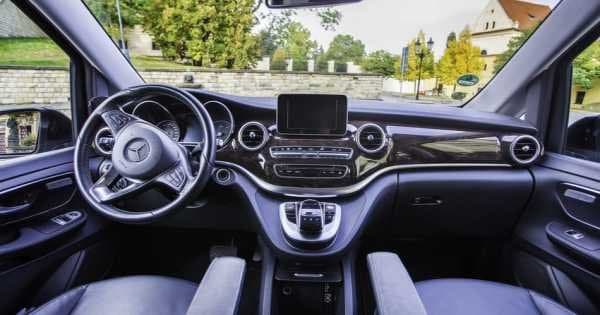 Private Prague Airport Arrival Transfer (2-6pax)