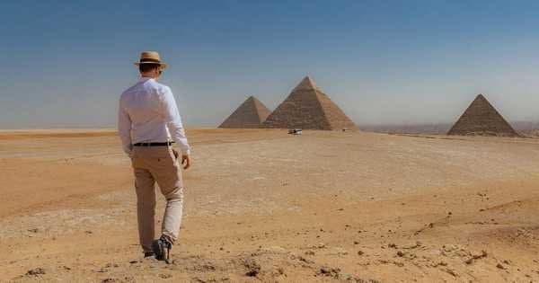Private Full-Day Trip to Giza Pyramids, Sphinx and Egyptian Museum
