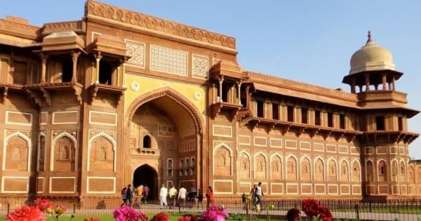Luxury Tour to Visit Taj Mahal and Agra Fort from Delhi