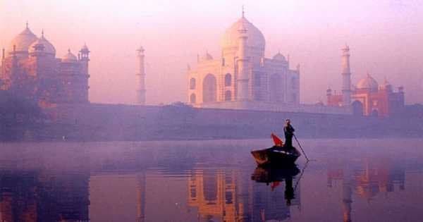 Magnificent Taj Mahal Tour With Boat Ride in River Yamuna