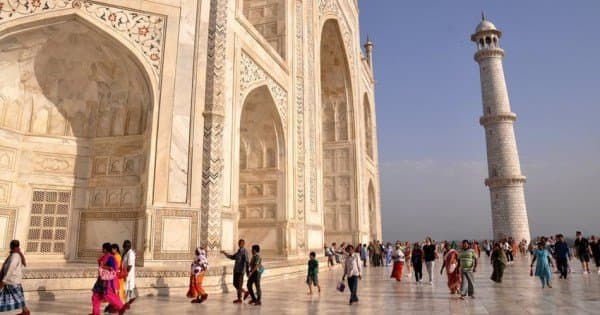 Private One Way Transfer From Udaipur To Agra