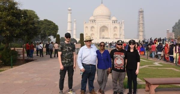 Private Sunrise Taj Mahal Tour From Delhi