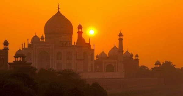 Sunrise Taj Mahal and Agra Tour From Delhi - By Car