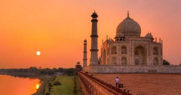 Sunrise Taj Mahal Private Tour From Delhi