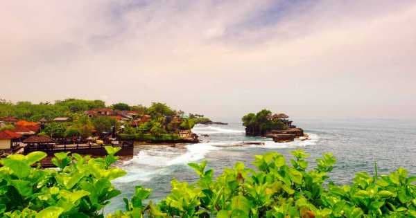 Full Day Private Royal Lake and Sea Temple Tour