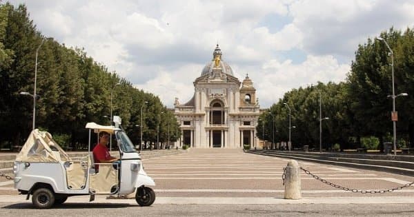 Ape Calessino Vintage Private Tour of Assisi