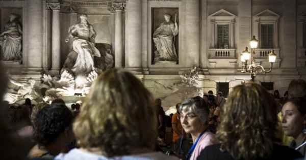 Panoramic Rome Bus Tour by Night With Dinner