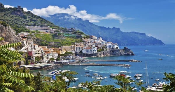 Visit the Breathtaking Terrain of the Amalfi Coast and Positano Day Trip