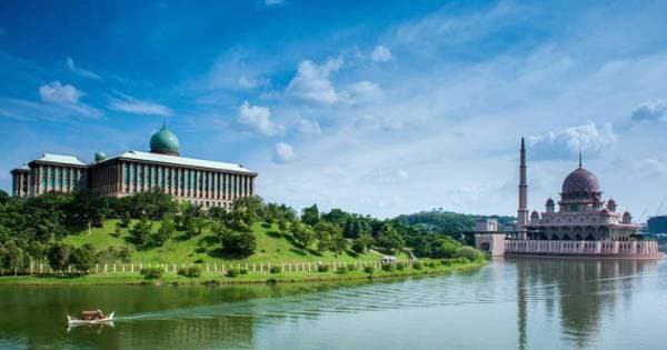 Putrajaya and Agriculture Heritage Park Tour