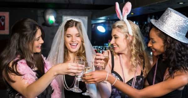 Amsterdam Bachelorette Special: Blowjob Workshop