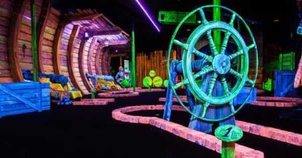 Amsterdam Glow Mini Golf