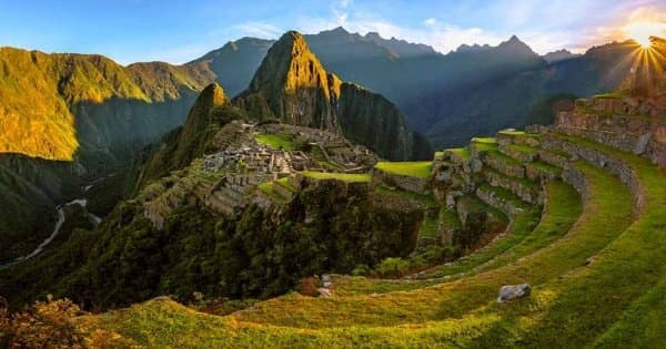 Machu Picchu vacations 4 days & Cusco Sacred Valley