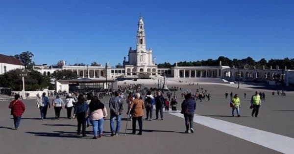 Full Day Tour from Lisbon including Fátima Sanctuary, Nazaré and Óbidos