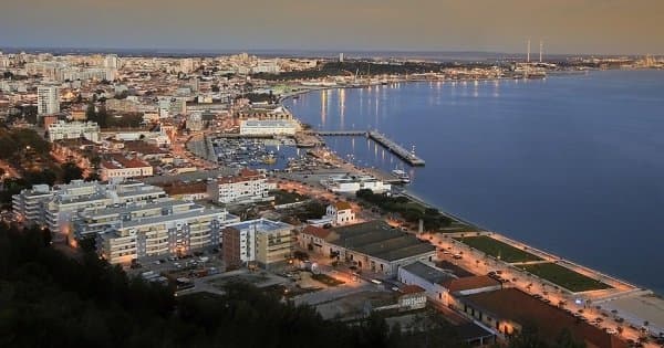 Transfer from Lisbon Airport to Setúbal