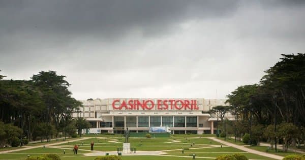 Two-Way Private Transfer Between Lisbon Airport and Estoril