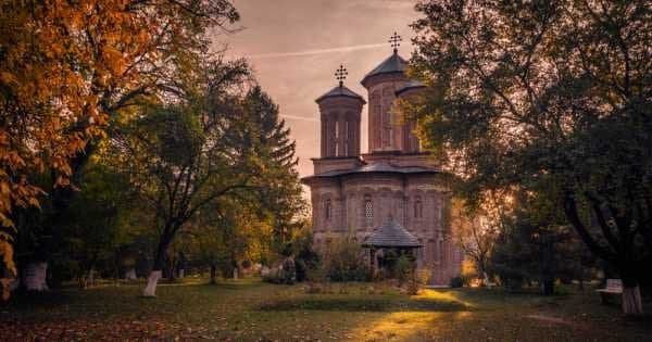 Visit Snagov Monastery & Mogosoaia Palace