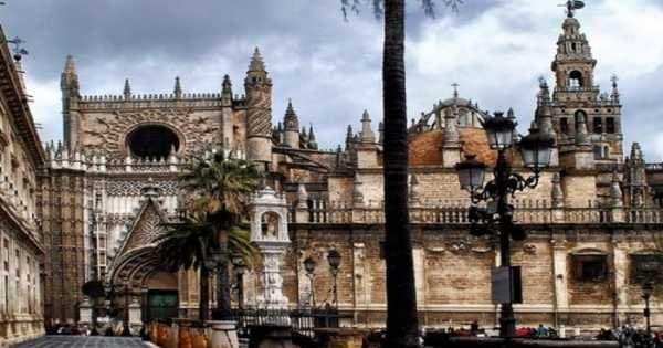 Semi Private Cathedral and Alcazar Tour From Seville