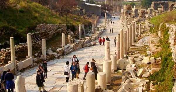 Ephesus and Pottery Workshop Private Tour From Izmir Port