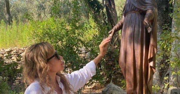 Full Day Luxury History Private Tour Of Ephesus and Virgin Mary House from Izmir