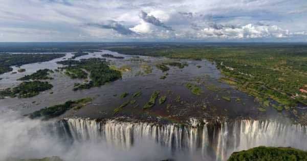 8 Days Stunning Zambia Safari Tour